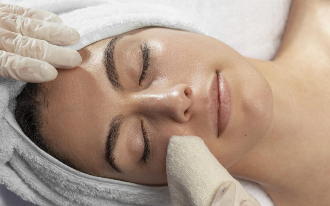 Tendencia Glow 2026: Rejuvenecimiento facial no invasivo para brillar bajo el sol